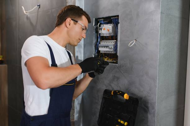 Best Licensed Electrician  in Huntington, VA